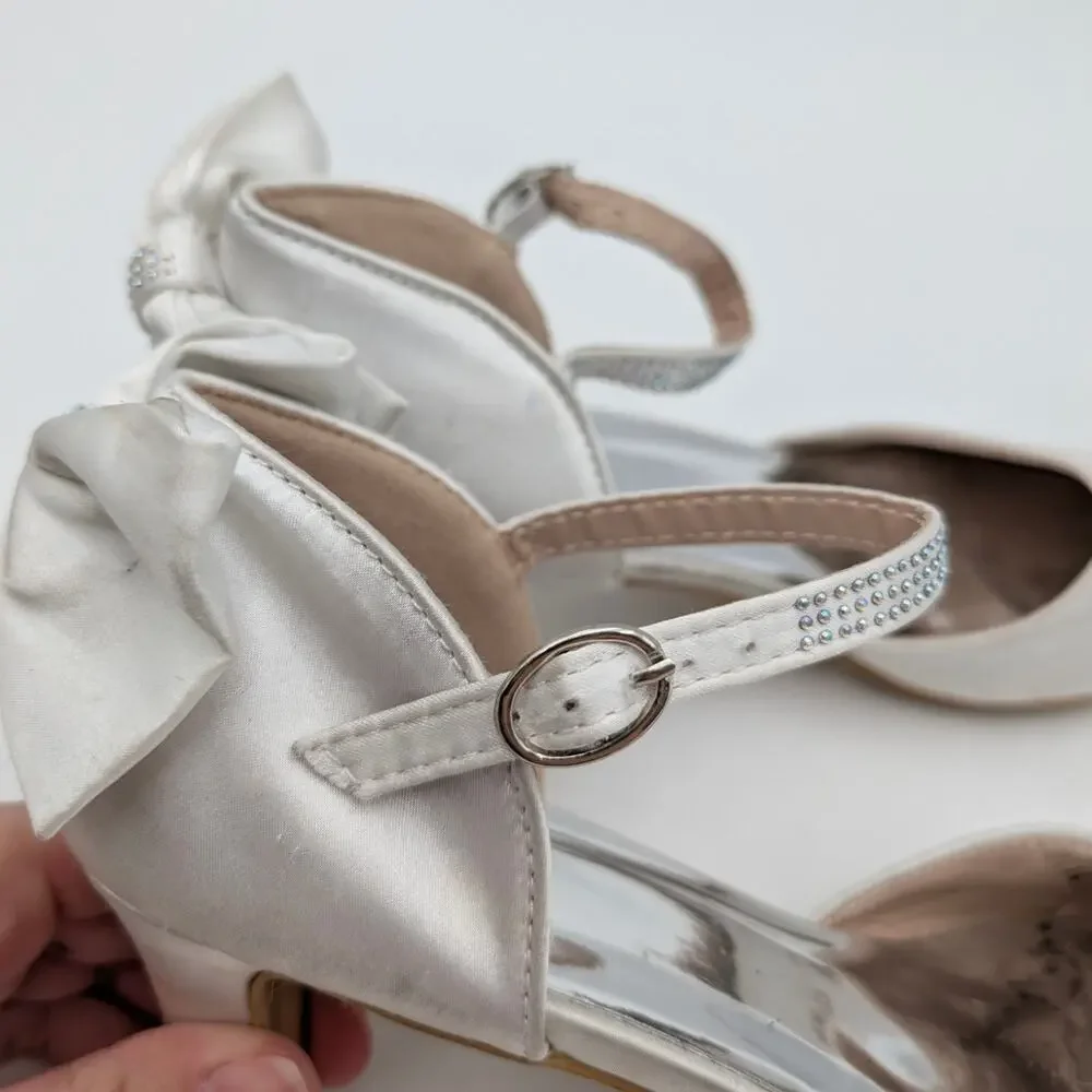 Badgley Mischka Slip-On Heel Dress Shoes Girls' White Satin Size US5